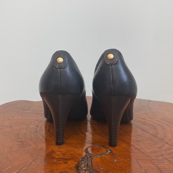 Call it Spring Rounded Toe Black Heels, Size 8.5 - Picture 6 of 7